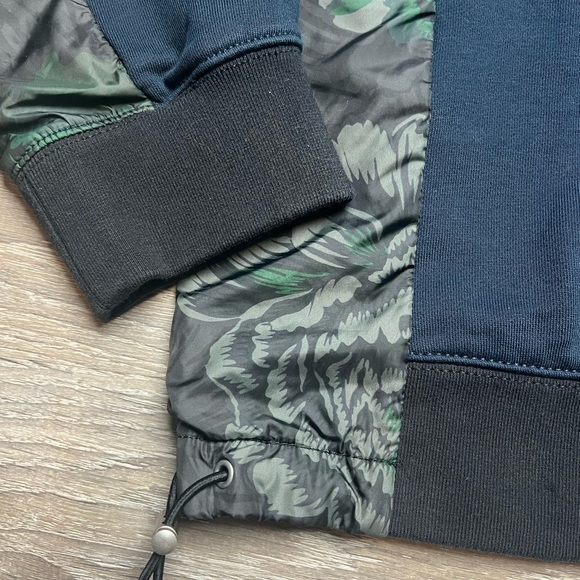 Coach Kaffe Sweatshirt- Fassett Print- Large - Picture 11 of 11